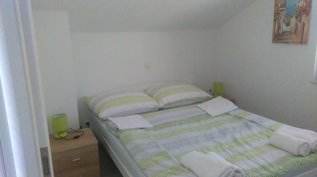 Vila Dadic Karlobag
