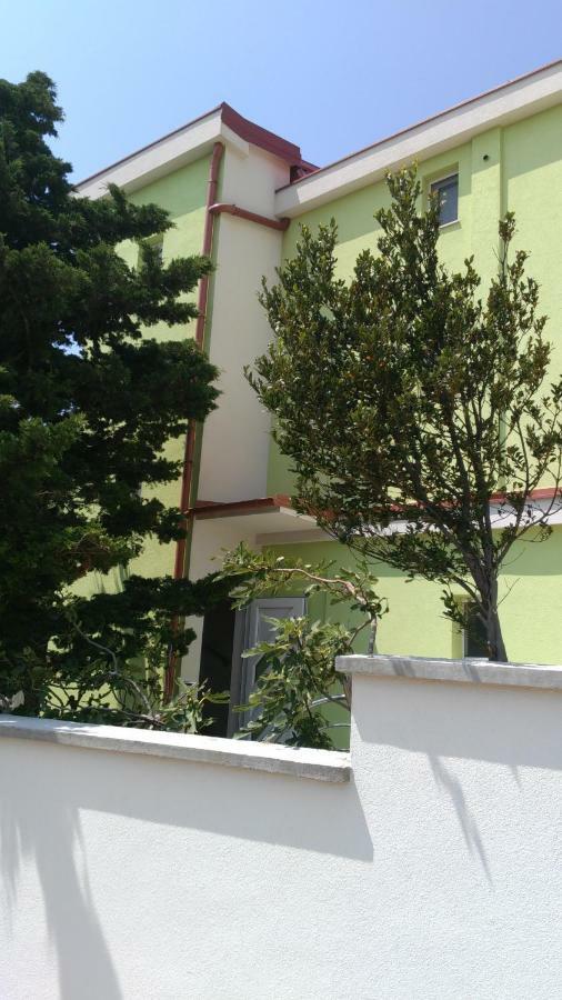 Vila Dadic Karlobag